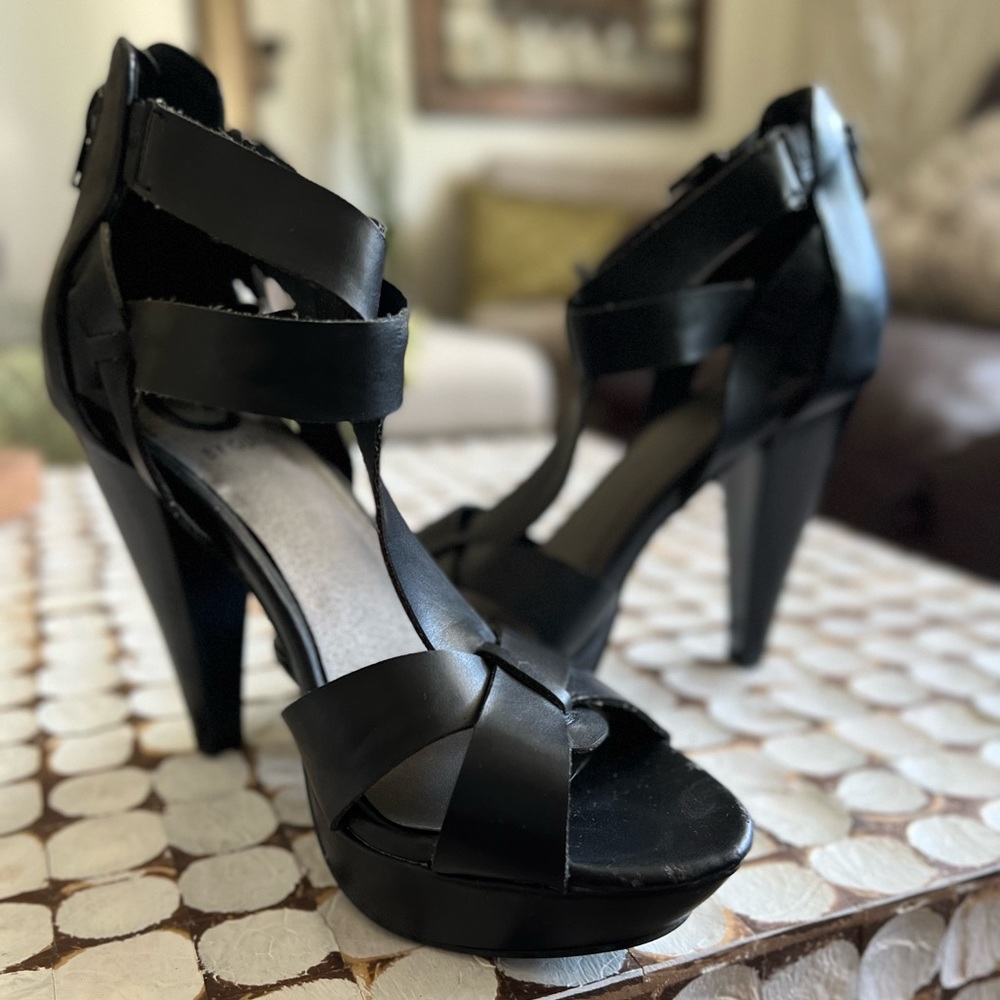 G by GUESS heels